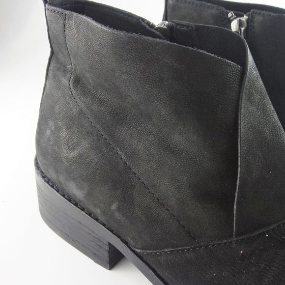 EILEEN FISHER "Leaf" Black Nubuck Booties Size 9.5 - Picture 2 of 8
